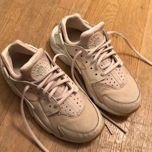 Nike Hurache (worn once)